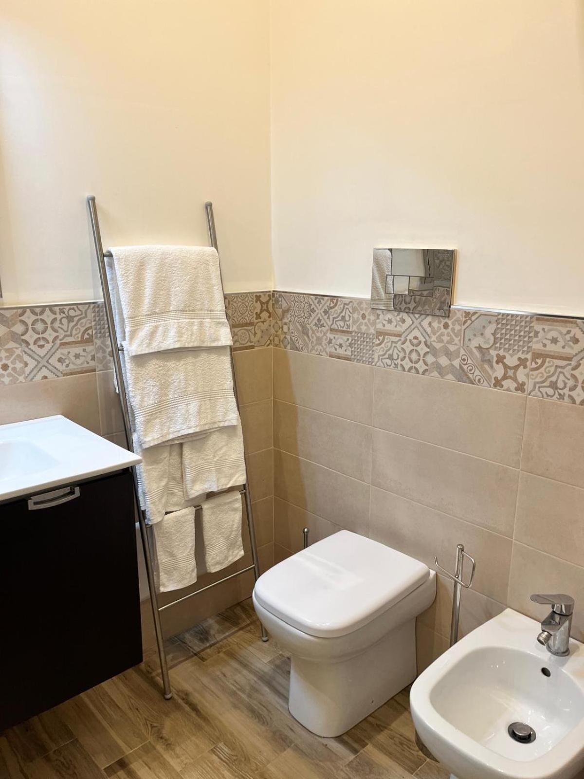 Immacolatella Guest House Palermo Esterno foto